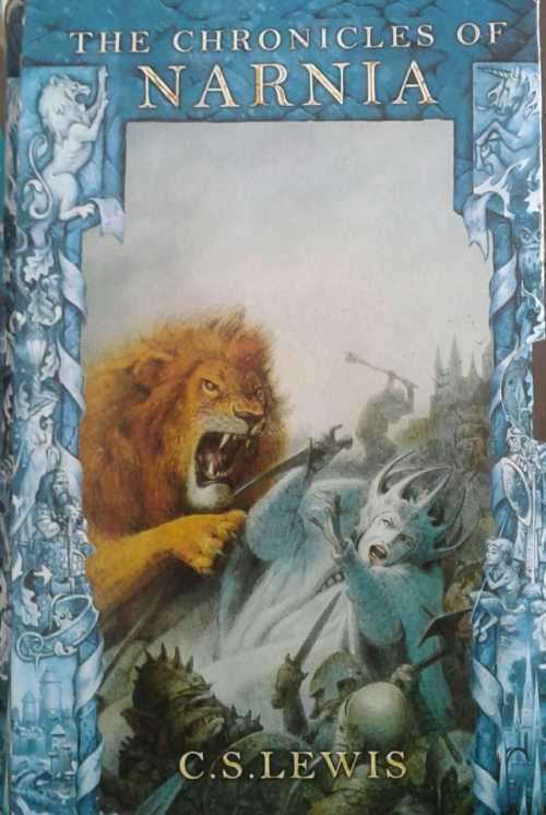 The Chronicles of Narnia, 7 volume set by C S Lewis, 7 softcovers in slipcase