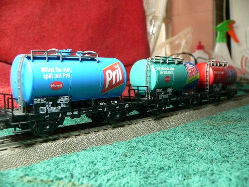 Marklin 46423 Henkel tank car set.