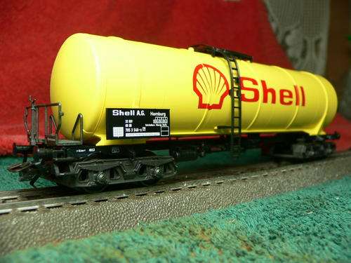Marklin 4756 Shell tanker. XMAS TANKER MANIA!!!!