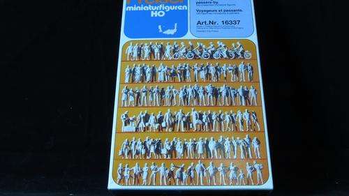 Preiser HO 16337 120 unpainted figures. Passengers and passers by.