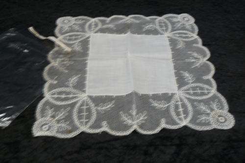 VINTAGE LADIES HANDKERCHIEF WITH BROAD LACE SWITZERLAND