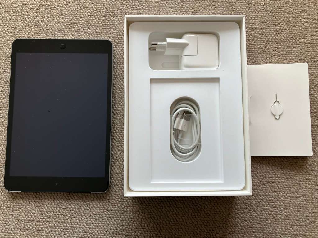 Apple iPad Mini 2 - Space Gray - 64GB Cellular + WiFi