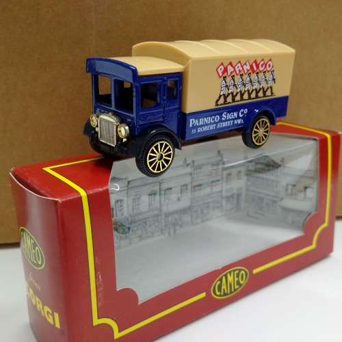 Corgi Cameo AEC Van - Parinco