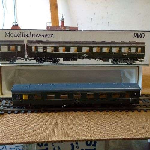 Piko DR First Class Passenger Coach - HO SCale