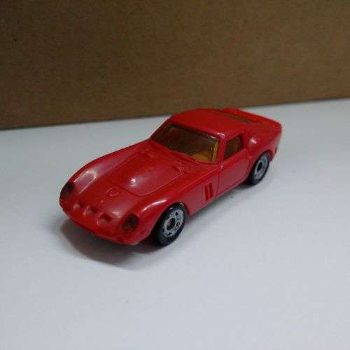 Monogram Ferrari GT - 1/87 Scale