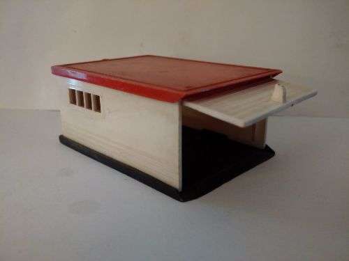 Wiking Garage for Cars - 1/87 Scale