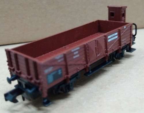 Arnold DR Middle Door Goods Wagon with Guards Cabin - N Scale