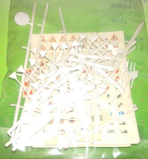 Busch Bag of Road Signs - N Scale