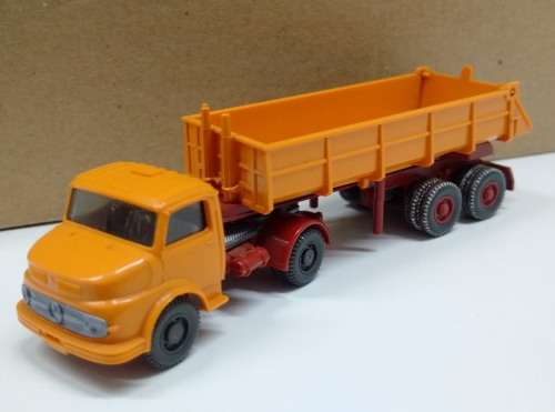 Wiking Mercedes Benz Bullnose Rig with Tipper Trailer - 1/87 Scale