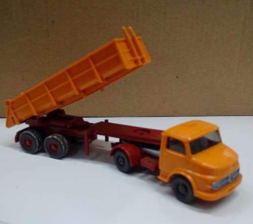 Wiking Mercedes Benz Bullnose Rig with Tipper Trailer - 1/87 Scale