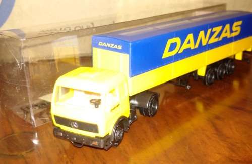 Herpa Mercedes Benz Flatbed Lorry - Danzas - 1/87 Scale