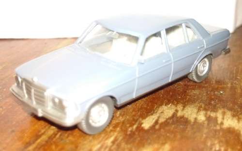 Wiking Mercedes Benz 240D - 1/87 Scale