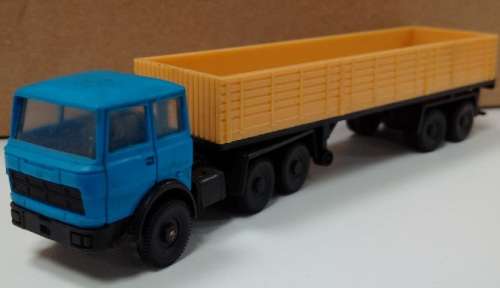 Lima FIAT Flatbed Lorry - HO scale