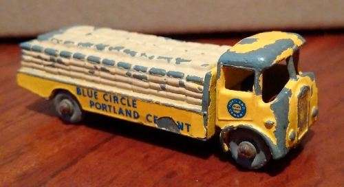 Matchbox Regular Wheels - Albion Chieftain Truck
