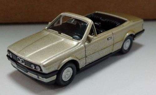 Wiking BMW 325i Cabriolet - 1/87 Scale