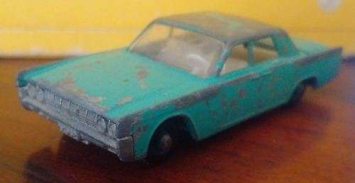 Matchbox Lincoln Continental - Regular Wheels
