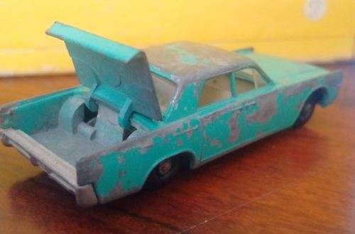 Matchbox Lincoln Continental - Regular Wheels