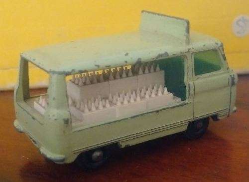 Matchbox Commer Bottle Float - Regular Wheels