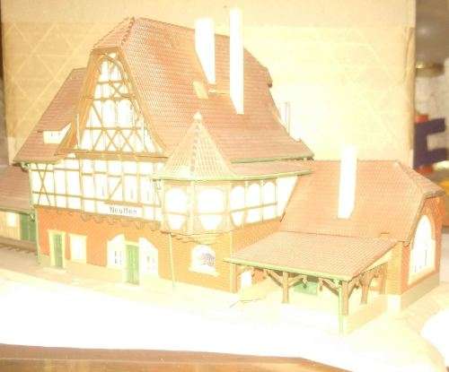 Vollmer Neuffen Station Building - N Scale