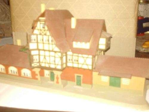 Vollmer Neuffen Station Building - N Scale