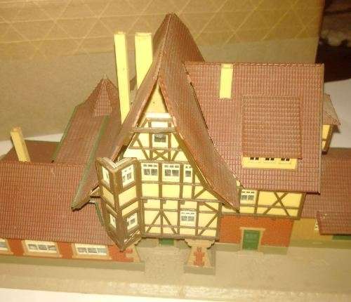 Vollmer Neuffen Station Building - N Scale