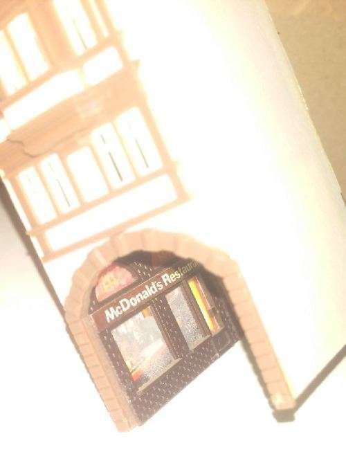 Town Gate / Multi Story Building Over Tunnel - N Scale