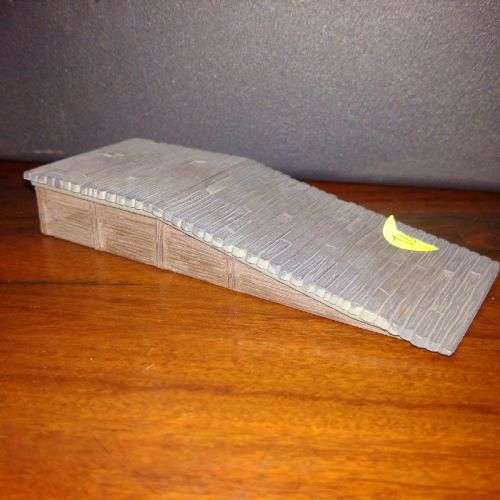 Loading Ramp for Station Platform - HO Scale