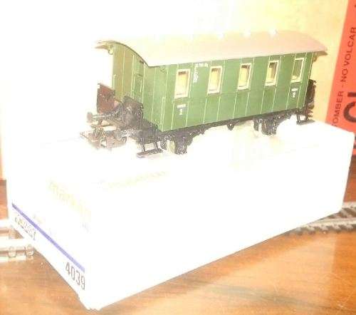 Märklin DB 2nd Class Coach - HO scale