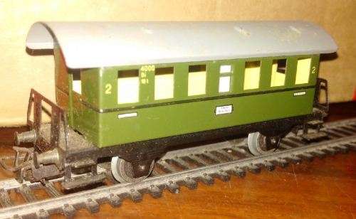 Märklin DB 2nd Class Coach - HO scale