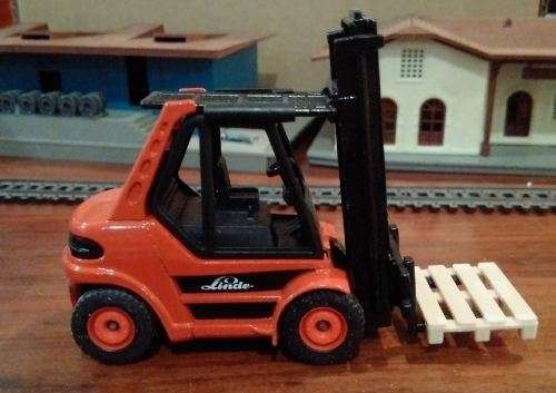 Siku Linde H80 Forklift - 1/50 Scale