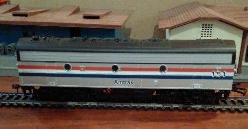 Amtrak Train - 2 Locomotives, 2 Coaches, Mixed Makes  - HO Scale