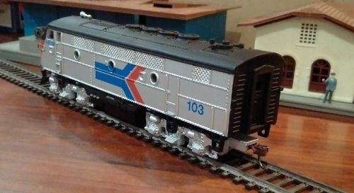 Amtrak Train - 2 Locomotives, 2 Coaches, Mixed Makes  - HO Scale