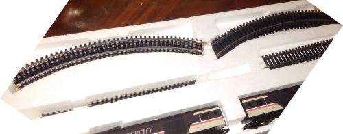 Hornby Inter CityTrain Set with Additiona Locomotive and Coaches - LOOK - OO Scale