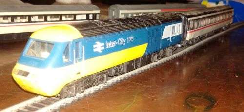 Hornby Inter CityTrain Set with Additiona Locomotive and Coaches - LOOK - OO Scale