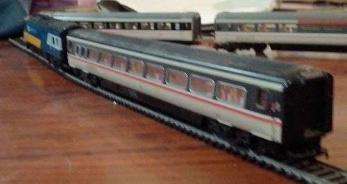 Hornby Inter CityTrain Set with Additiona Locomotive and Coaches - LOOK - OO Scale