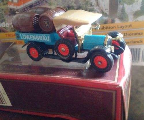 Matchbox Crossley Beer Lorry 1918 - Löwenbrau - Models of Yesteryear