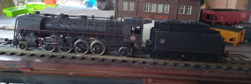 Jouef SNCF 2-8-2 Tender Locomotive - NOT CURRENTLY RUNNING - HO Scale