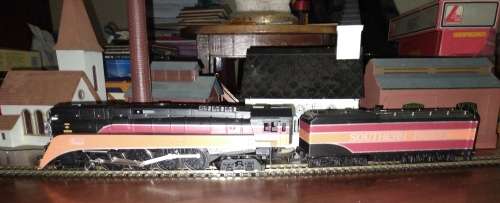 Bachmann GS4 4-8-4 Steam Locomotive `Daylight` - NON RUNNER - HO Scale