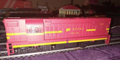 Frateschi EMD G8 Locomotive - RFFSA - HO Scale