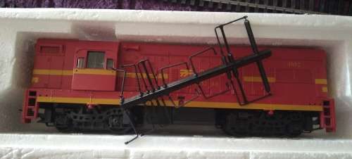 Frateschi EMD G8 Locomotive - RFFSA - HO Scale