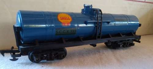 Tri-ang Shell Bogie Petrol Tanker - OO Scale