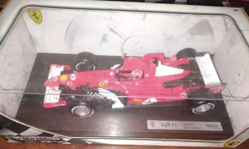 Hotwheels Ferrari 248 (2006) F1 - Michael Schumacher - 1.18 Scale