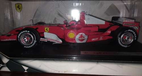 Hotwheels Ferrari 248 (2006) F1 - Michael Schumacher - 1.18 Scale
