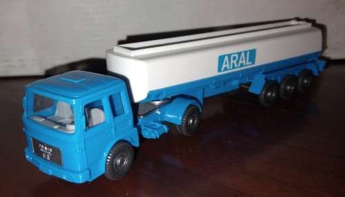 Wiking M.A.N. Tanker - Aral - 1/87 Scale