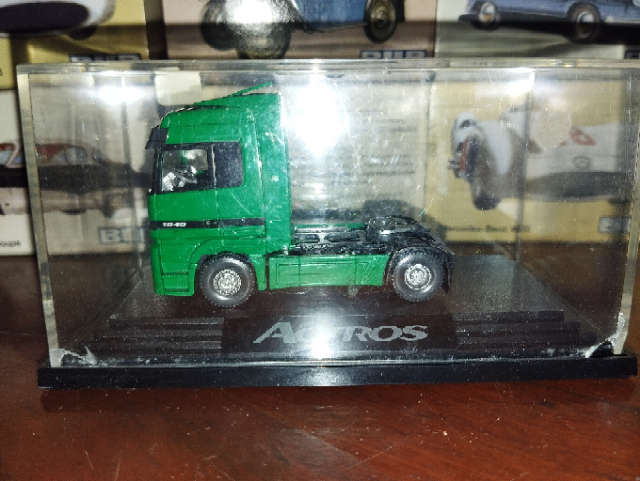Herpa Mercedes Benz Actros Rig - 1/87 Scale