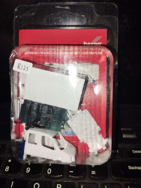 Herpa Volkswagen Crafter Assembly Kit - 1/87 Scale