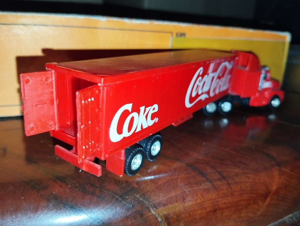 Coca Cola Lorry with American Style Rig