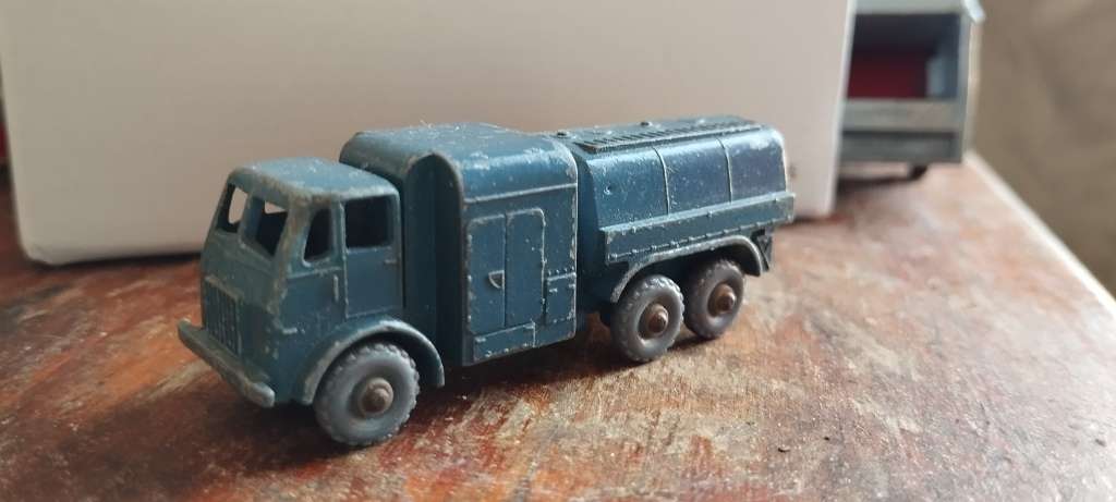Vintage Matchbox 10 Ton Pressure Refueller - Regular Wheels