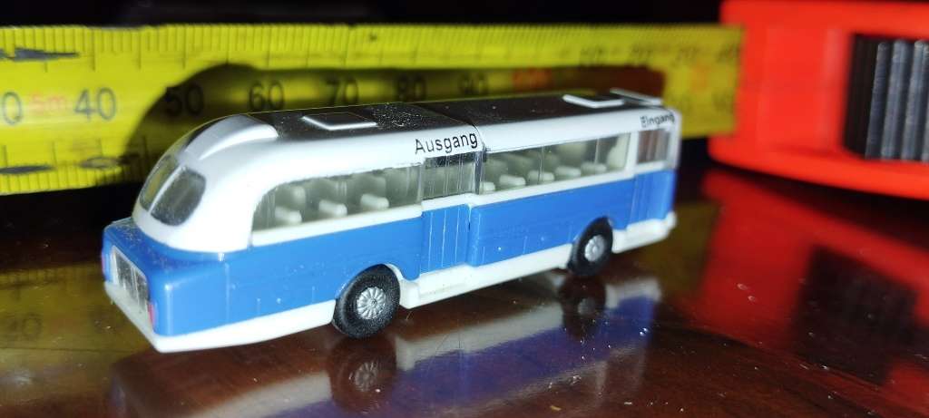 Ikarus 66 Touring Bus - N Gauge