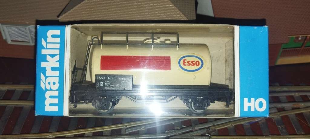 Märklin DB Esso Oil Tanker 4441 - HO AC